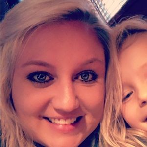 Meet your Posher, Alicia